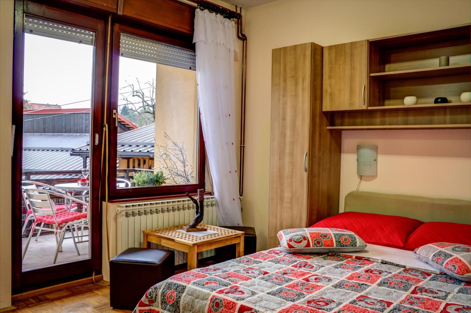Rooms Marijana Obrovac Slunj Rom bilde